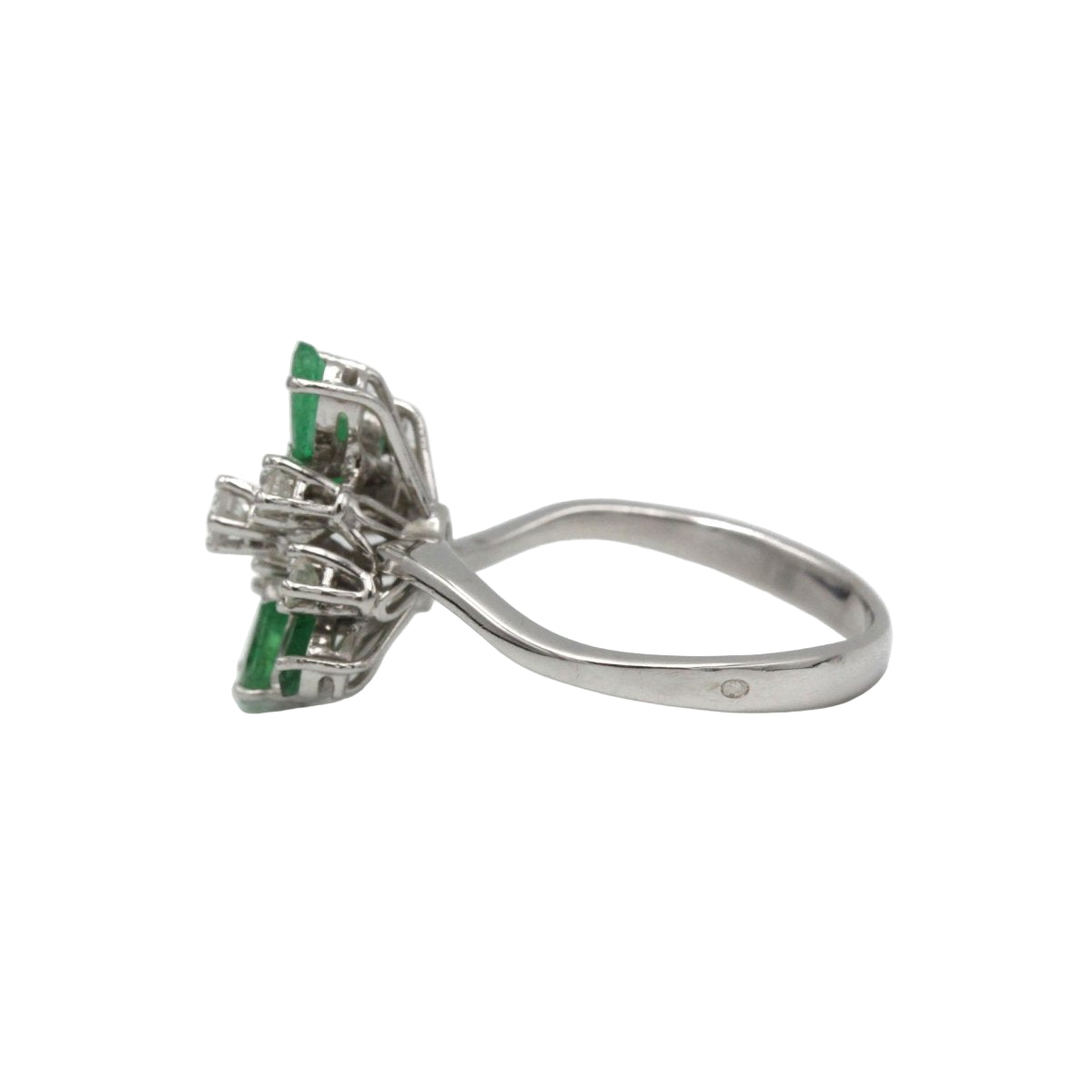 Bague cocktail en or blanc et diamants - Castafiore
