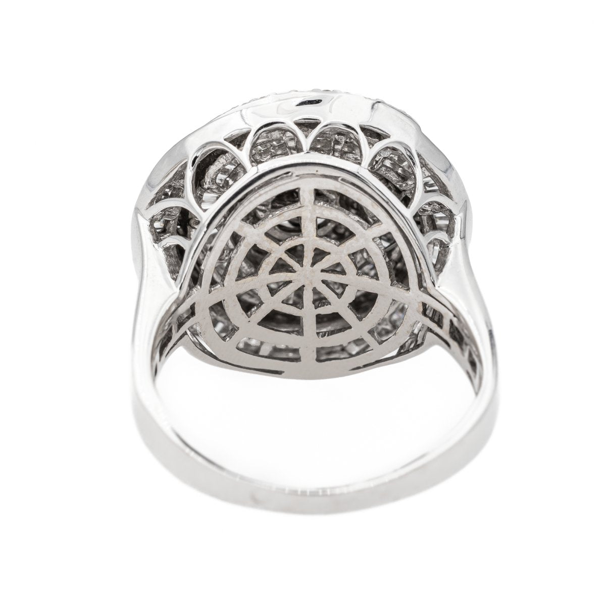 Bague Cocktail en or blanc et diamants - Castafiore