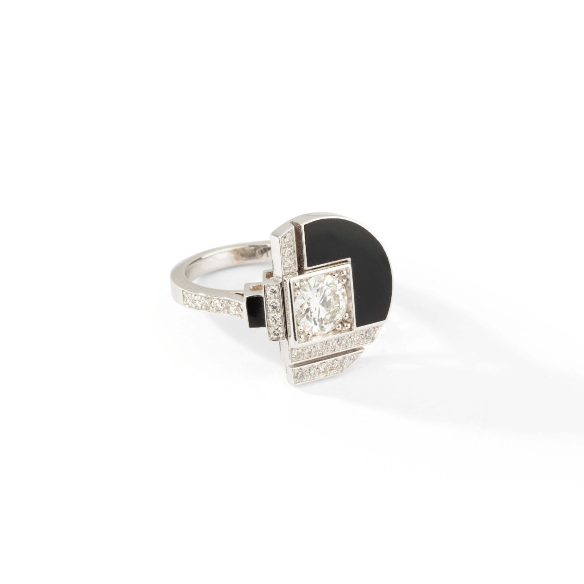 Bague Cocktail en or blanc, laque noire et diamants - Castafiore