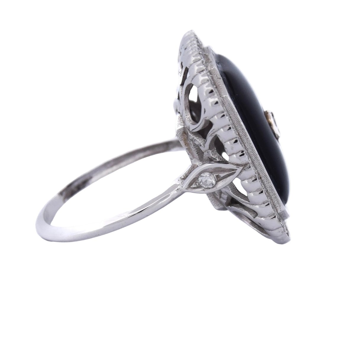 Bague Cocktail en or blanc, onyx et diamants - Castafiore