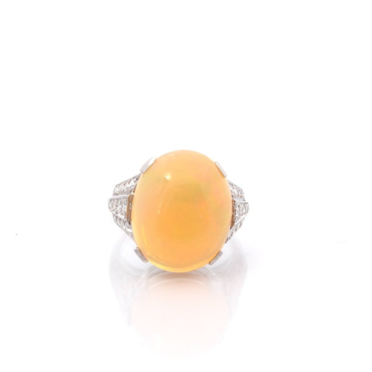 Bague Cocktail en or blanc, opale et diamants - Castafiore