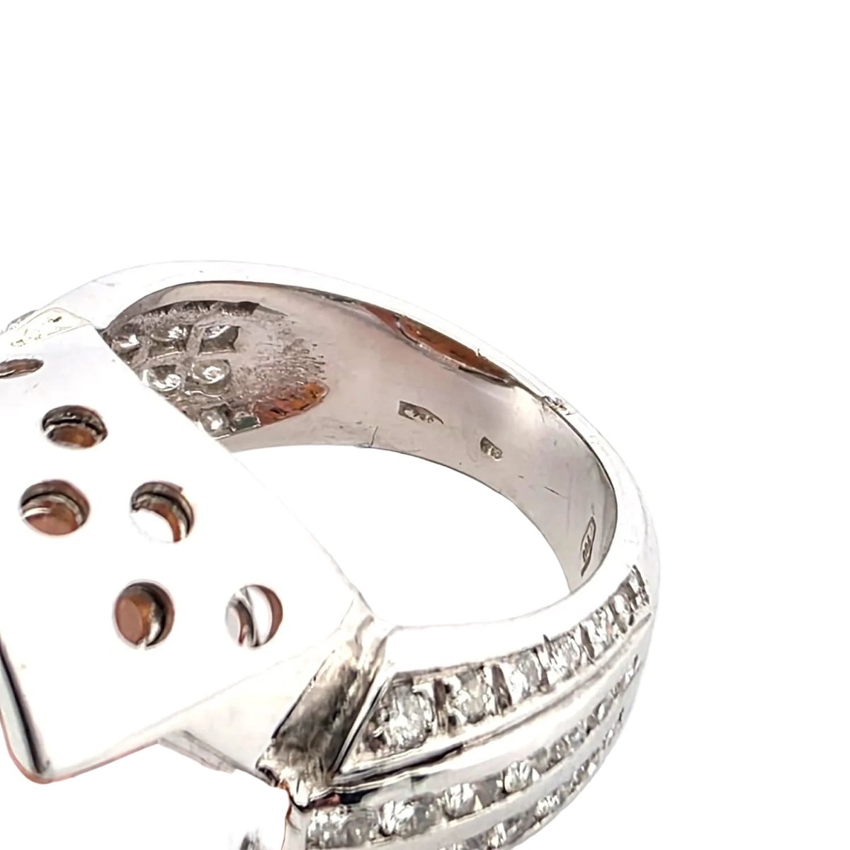 Bague Cocktail en or blanc, opale et diamants - Castafiore