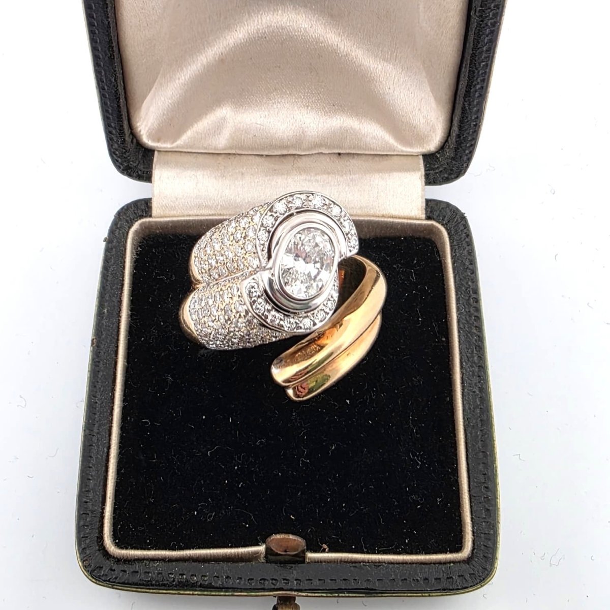 Bague Cocktail en or blanc, or jaune et diamants - Castafiore