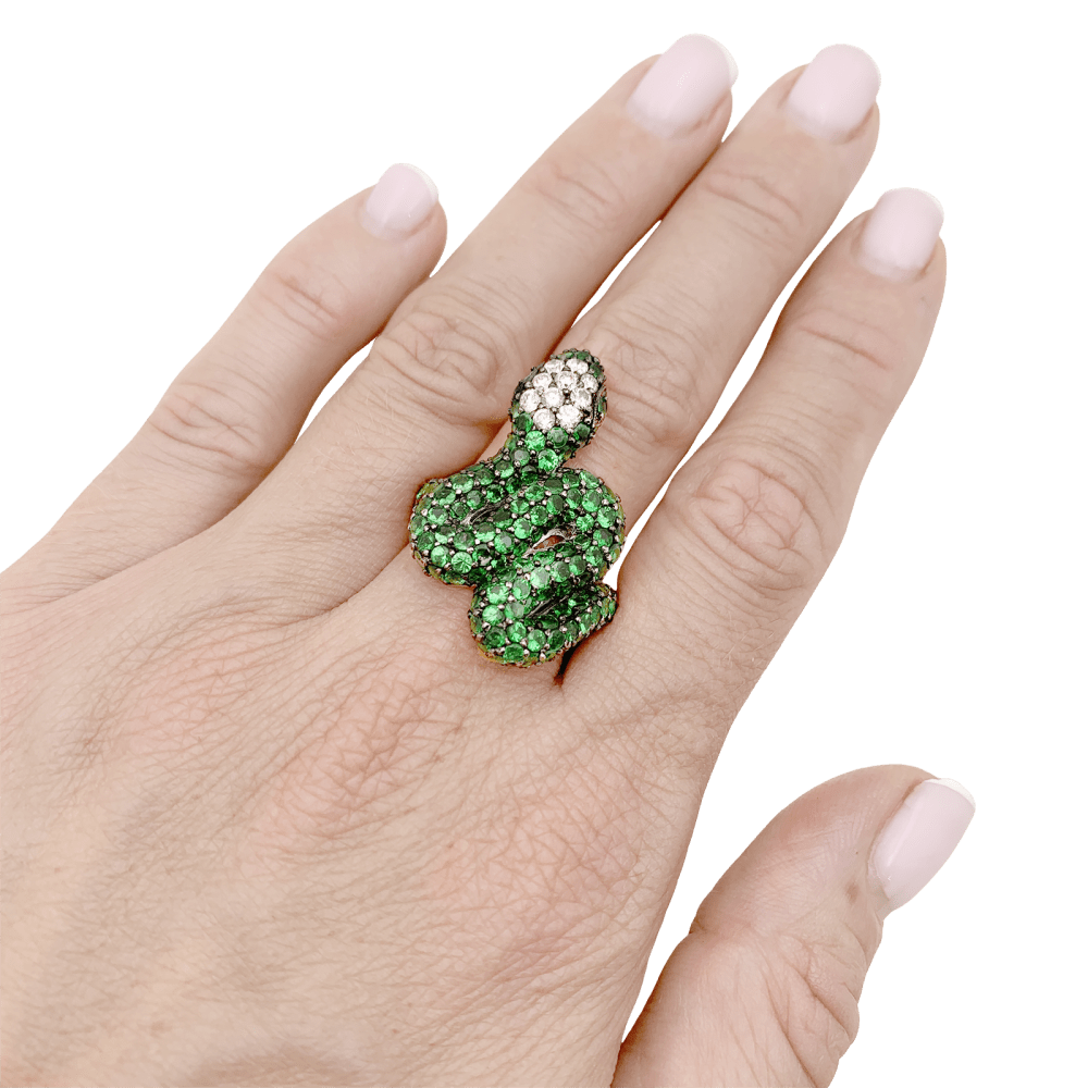 Bague Cocktail en or blanc, or noir, grenats et diamants - Castafiore