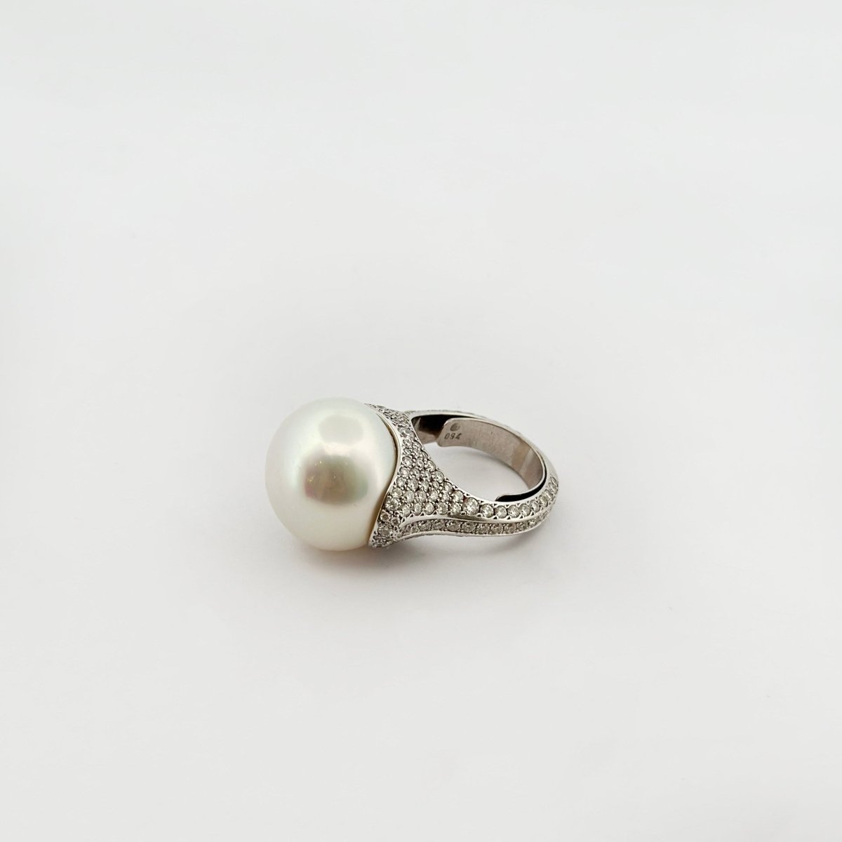 Bague Cocktail en or blanc, perle et diamants - Castafiore