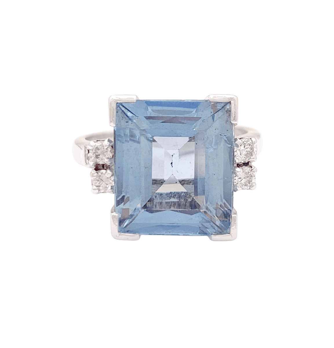 Bague Cocktail en or blanc, platine, aigue - marine et diamants - Castafiore