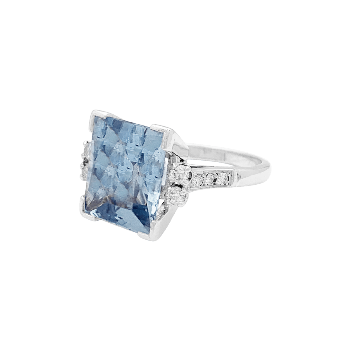 Bague Cocktail en or blanc, platine, aigue - marine et diamants - Castafiore