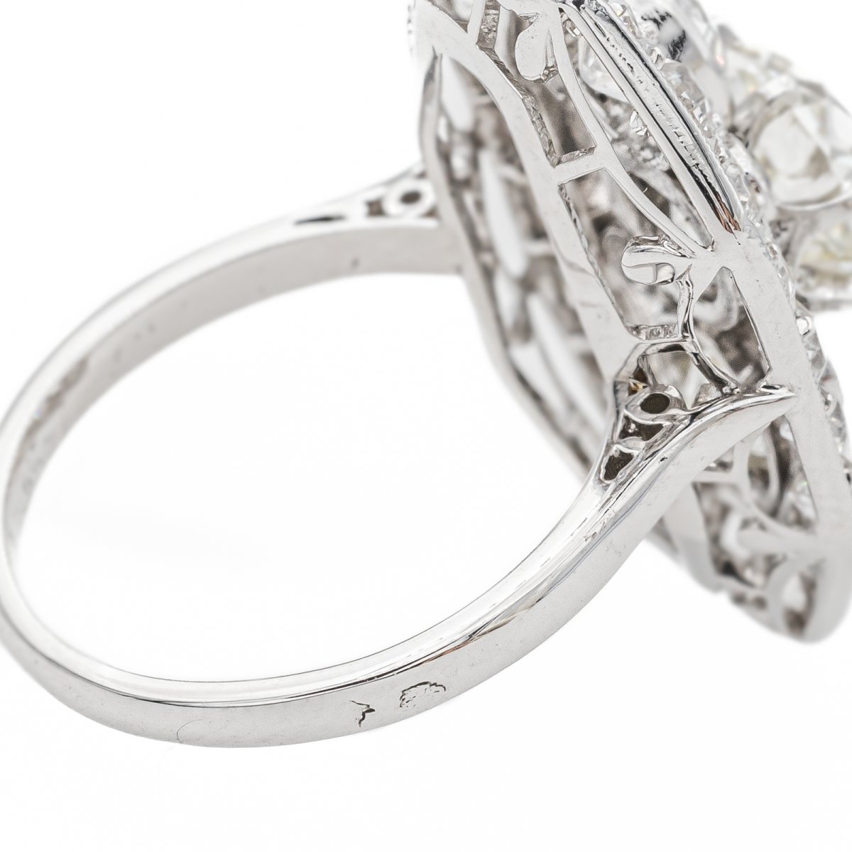 Bague Cocktail en or blanc, platine et diamant - Castafiore