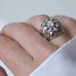Bague Cocktail en or blanc, platine, et diamants - Castafiore