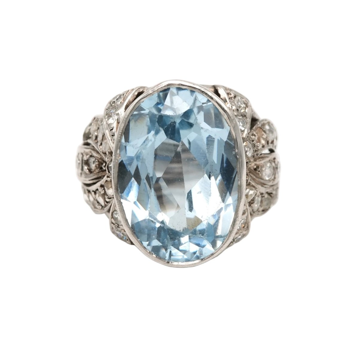 Bague Cocktail en or blanc, platine, spinelle et diamants - Castafiore