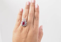 Bague cocktail en or blanc, rubis et diamants - Castafiore