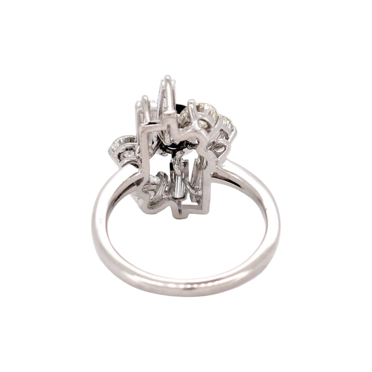 Bague Cocktail en or blanc, saphir et diamants - Castafiore