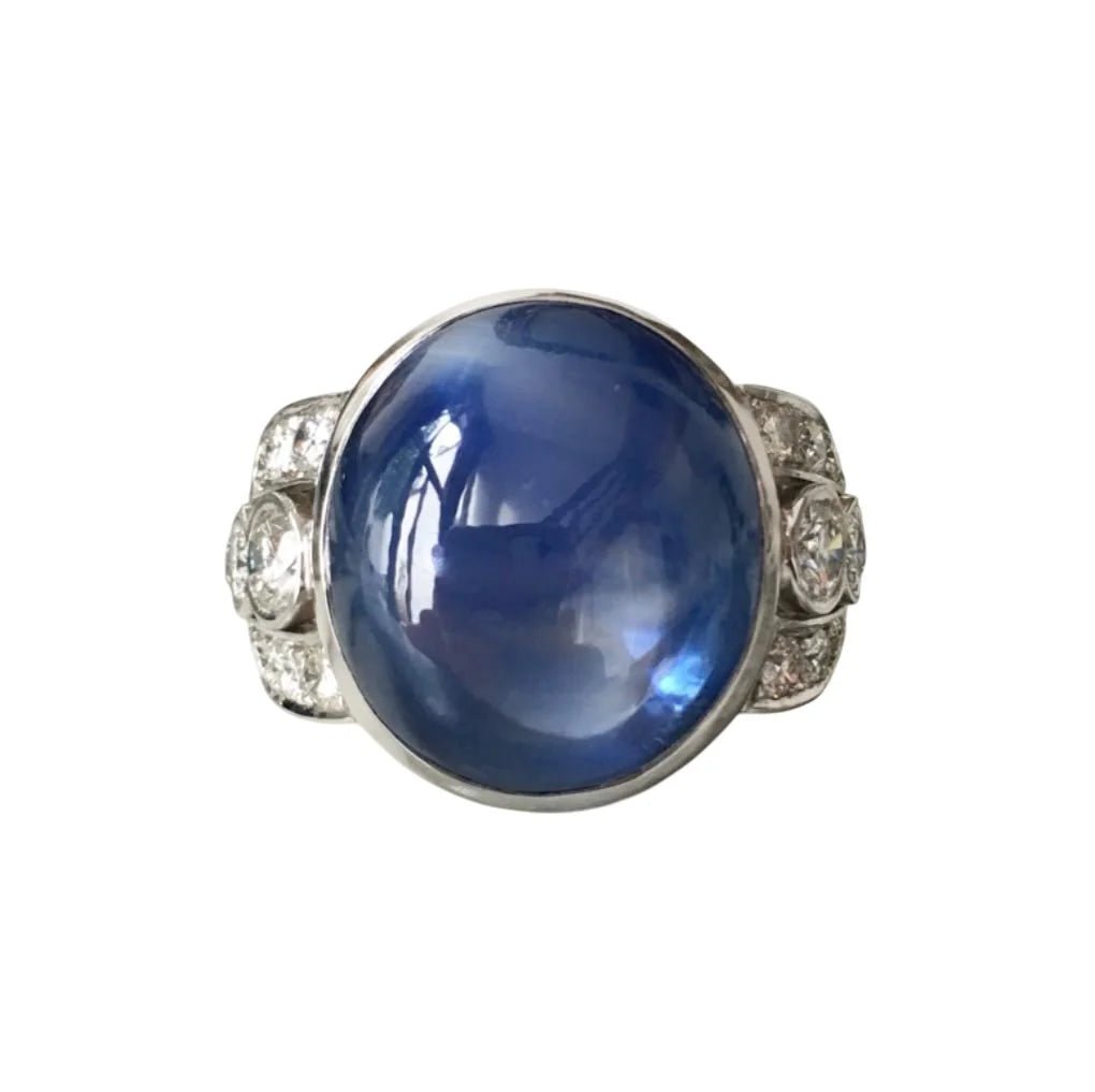 Bague Cocktail en or blanc, saphir et diamants - Castafiore