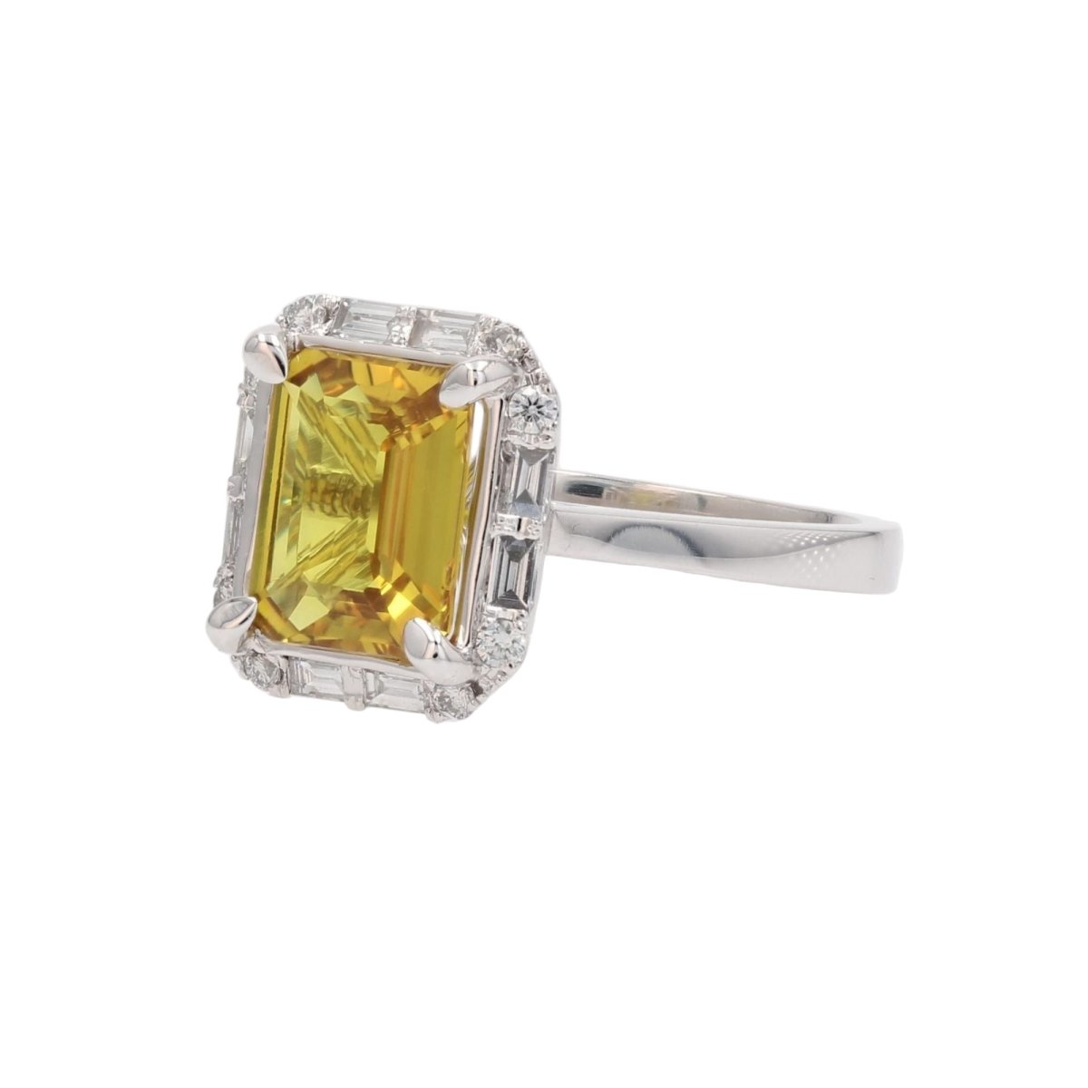 Bague Cocktail en or blanc, saphir et diamants - Castafiore