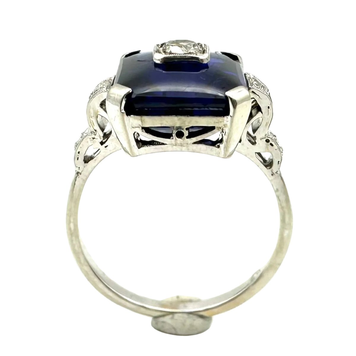 Bague Cocktail en or blanc, saphir et diamants - Castafiore