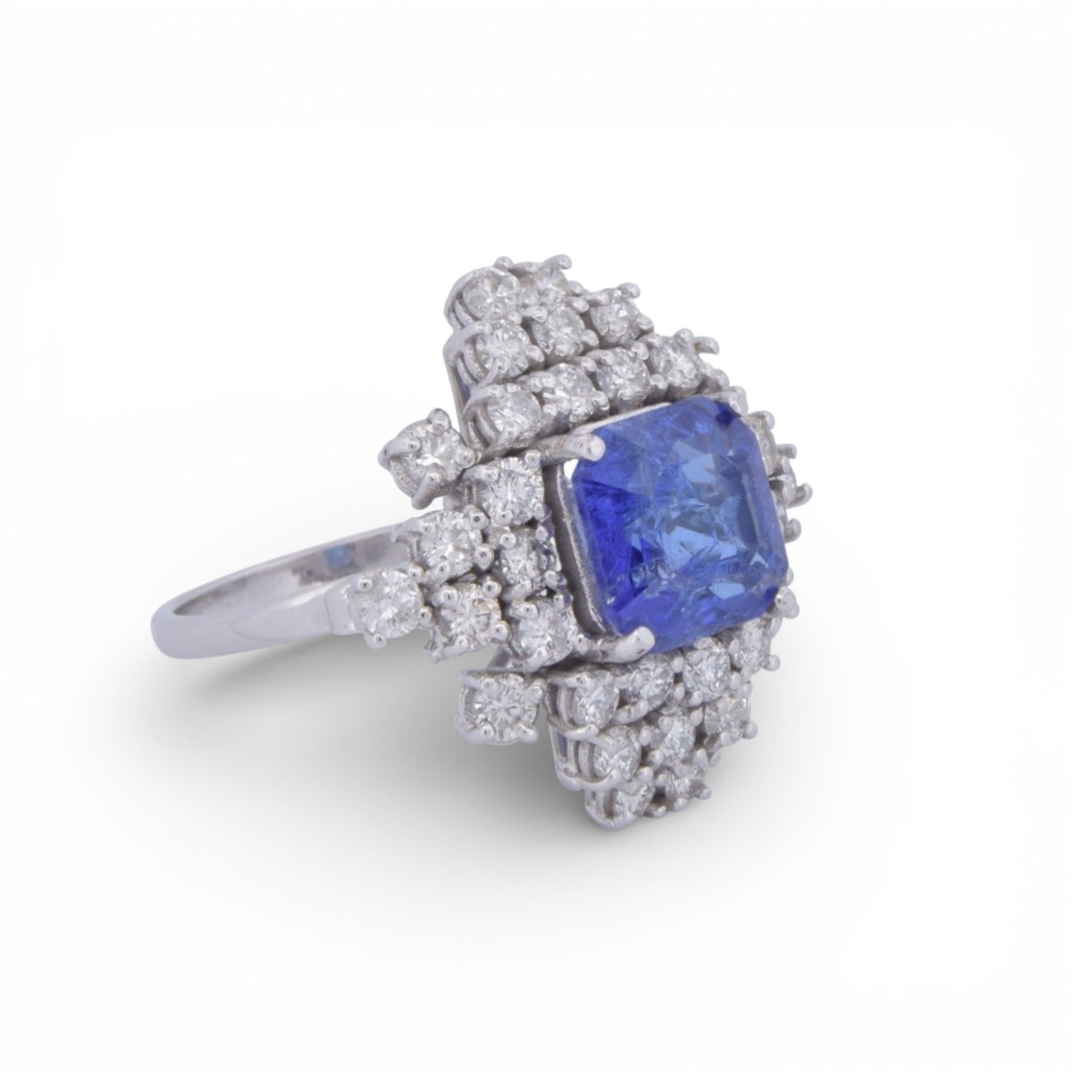Bague Cocktail en or blanc, tanzanite et diamants - Castafiore