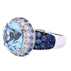 Bague Cocktail en or blanc, topaze, saphirs et diamants - Castafiore