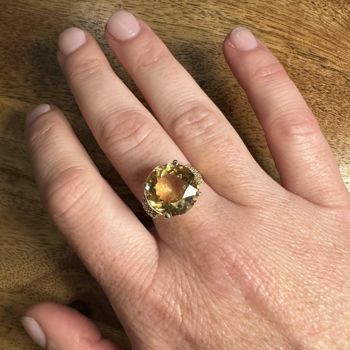 Bague Cocktail en or jaune, citrine et diamants - Castafiore