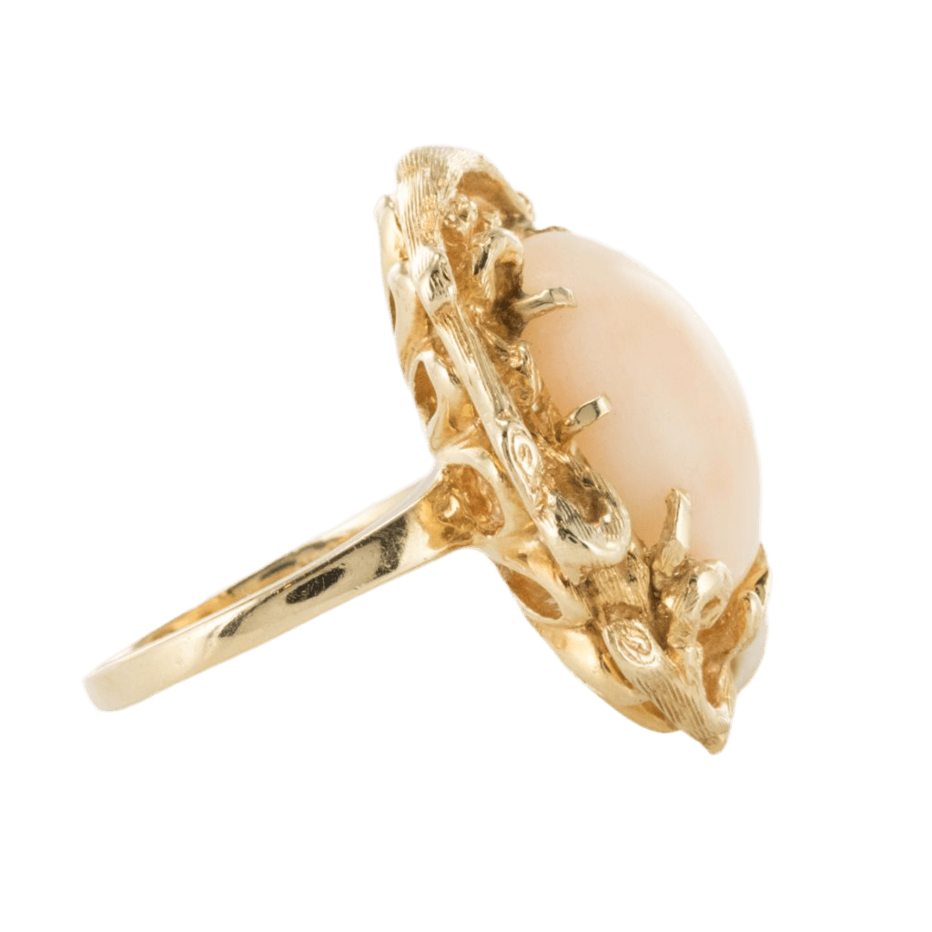 Bague Cocktail en or jaune, corail et diamants - Castafiore