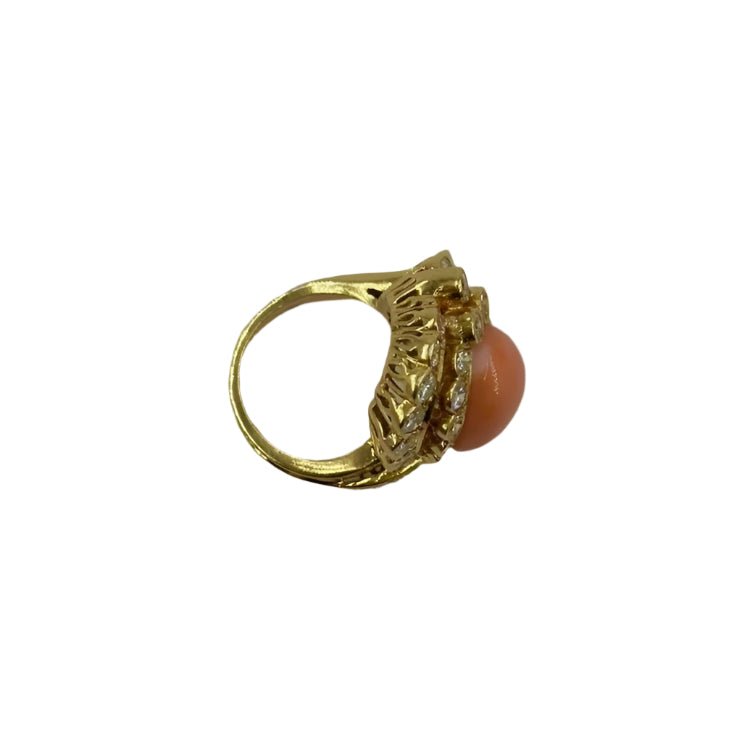 Bague Cocktail en or jaune, corail et diamants - Castafiore