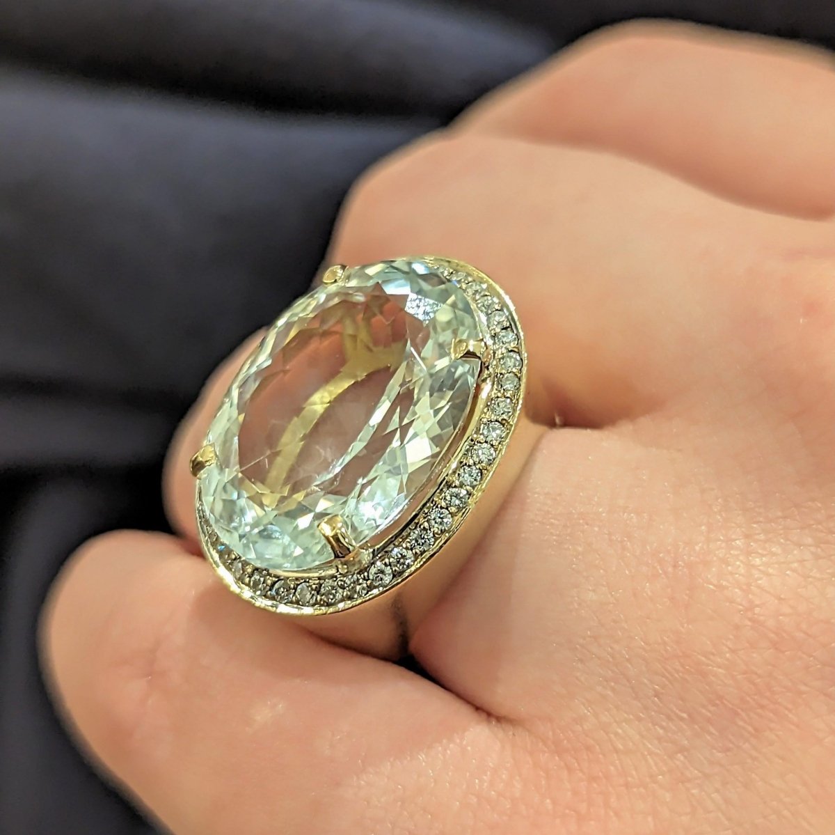 Bague cocktail en or jaune diamants et topaze - Castafiore