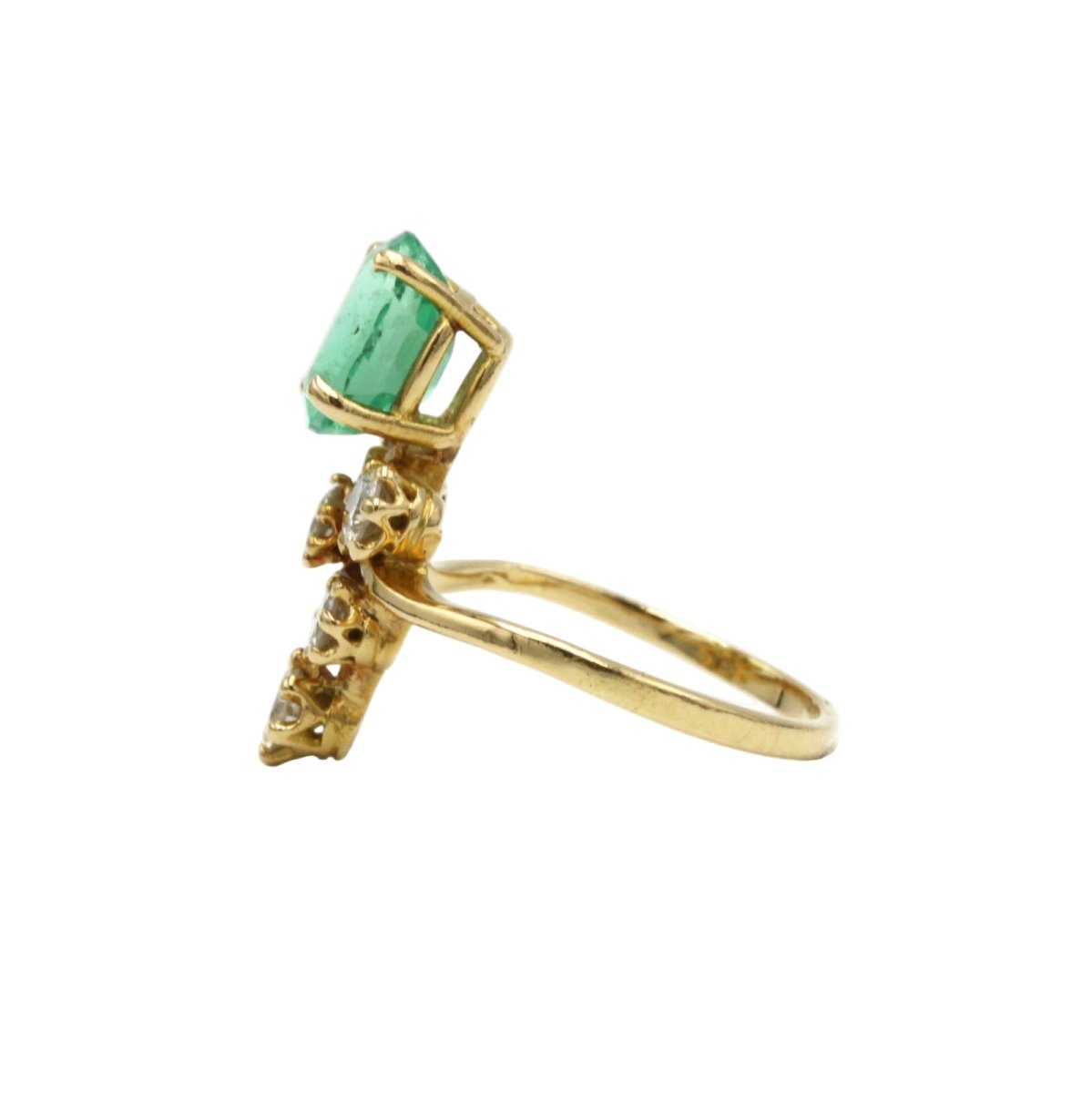 Bague Cocktail en or jaune, émeraude et diamants - Castafiore