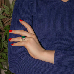 Bague Cocktail en or jaune, émeraude, saphirs, rubis, topazes et diamants - Castafiore