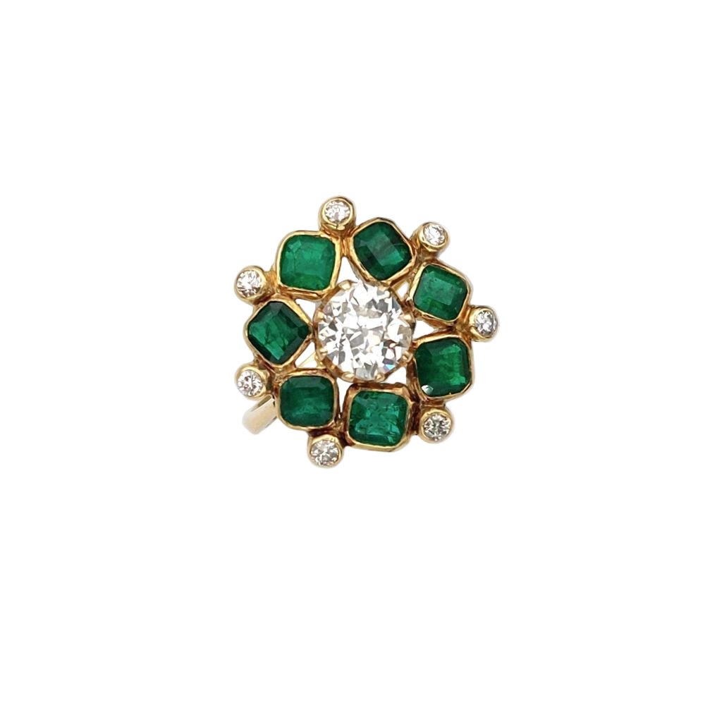 Bague Cocktail en or jaune, émeraudes et diamants - Castafiore
