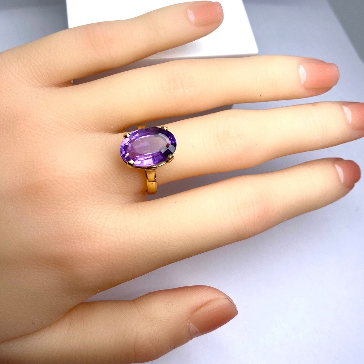 Bague Cocktail en or jaune et améthyste - Castafiore