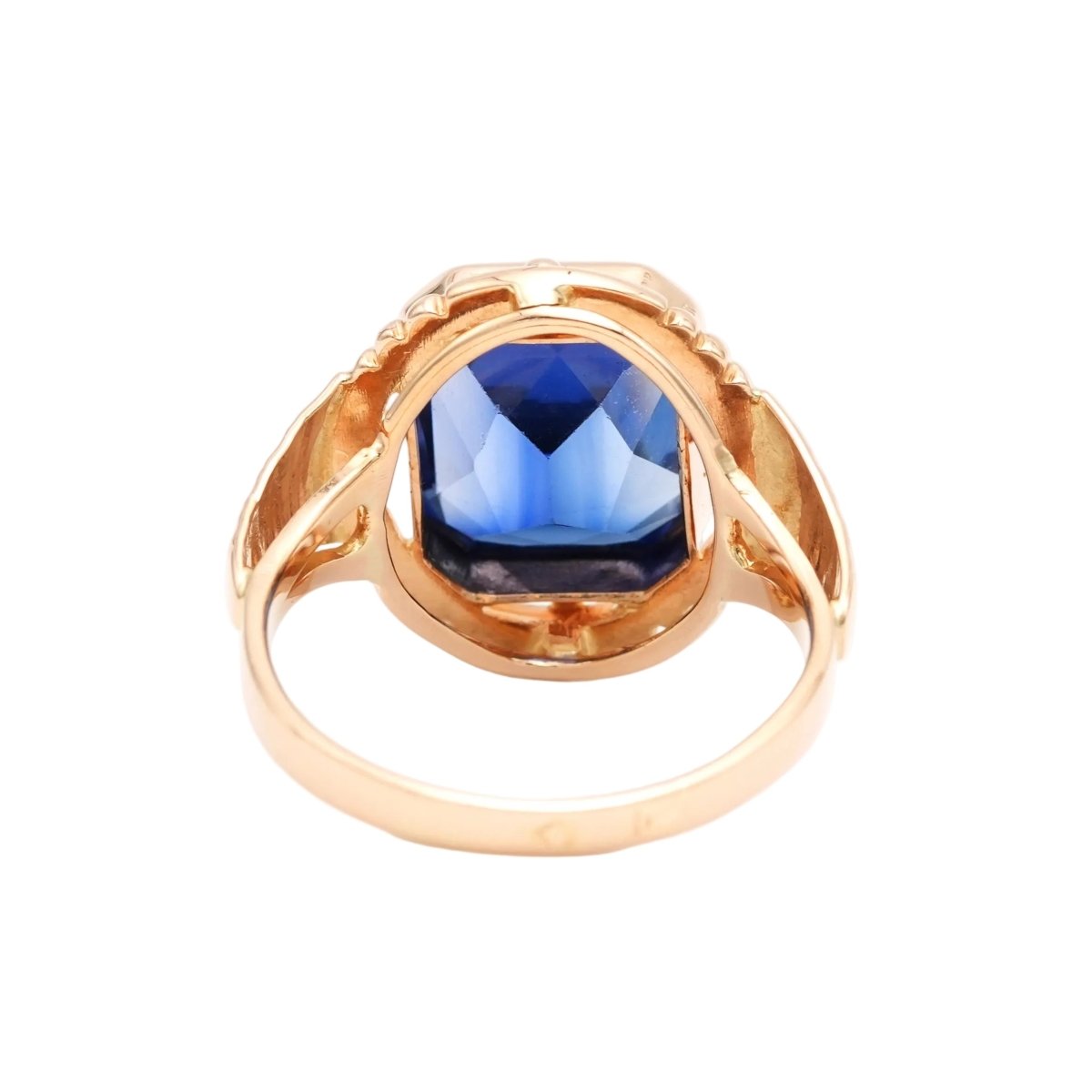 Bague Cocktail en or jaune et saphir - Castafiore