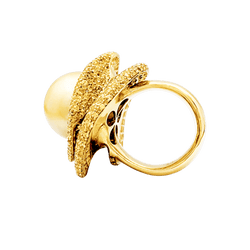 Bague Cocktail en or jaune, perle, saphirs et diamants - Castafiore