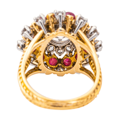 Bague Cocktail en or jaune, platine, rubis et diamants - Castafiore