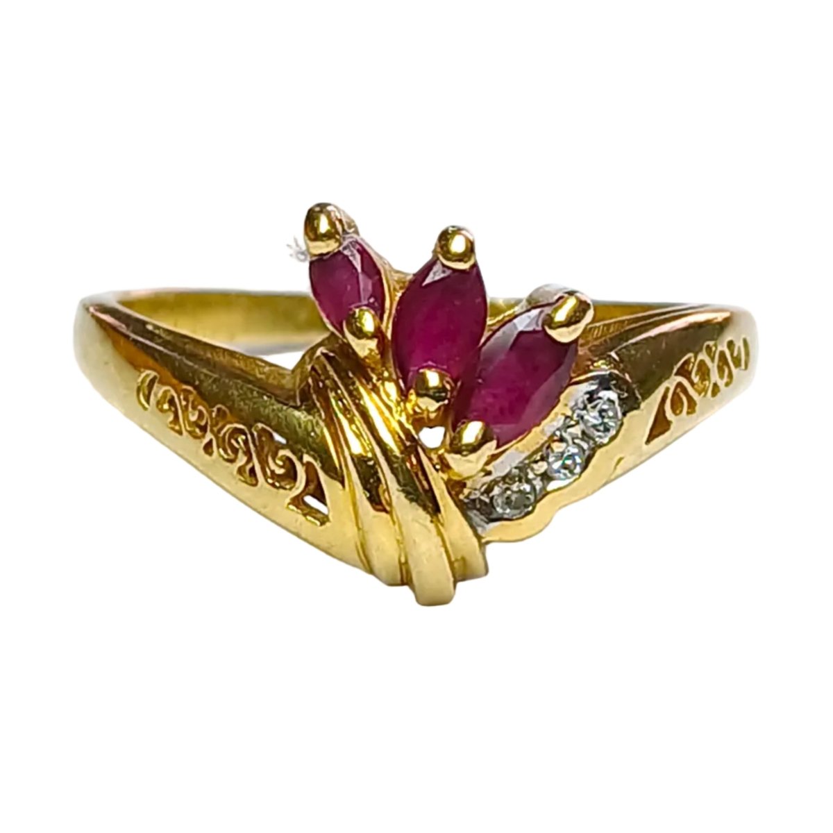 Bague Cocktail en or jaune, rubis, et diamants - Castafiore