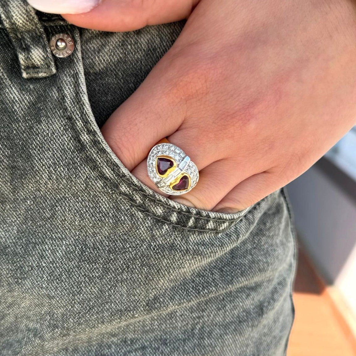Bague Cocktail en or jaune, rubis et diamants - Castafiore