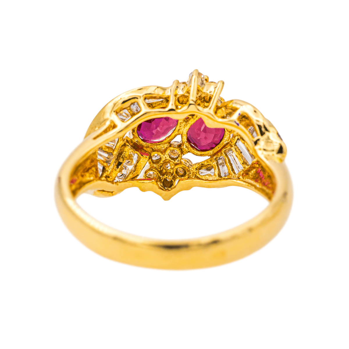 Bague Cocktail en or jaune, rubis et diamants - Castafiore