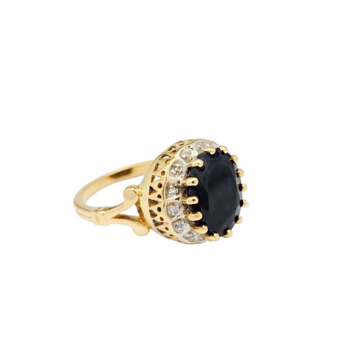 Bague Cocktail en or jaune, saphir et diamants - Castafiore