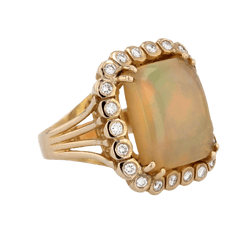 Bague Cocktail en or rose, opale et diamants - Castafiore