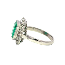 Bague Cocktail en platine, émeraude et diamants - Castafiore