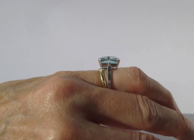 Bague Cocktail en platine et aigue-marine - Castafiore