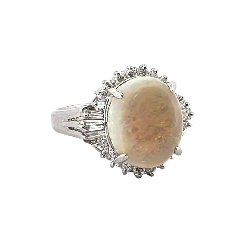 Bague Cocktail en platine, opale et diamants - Castafiore
