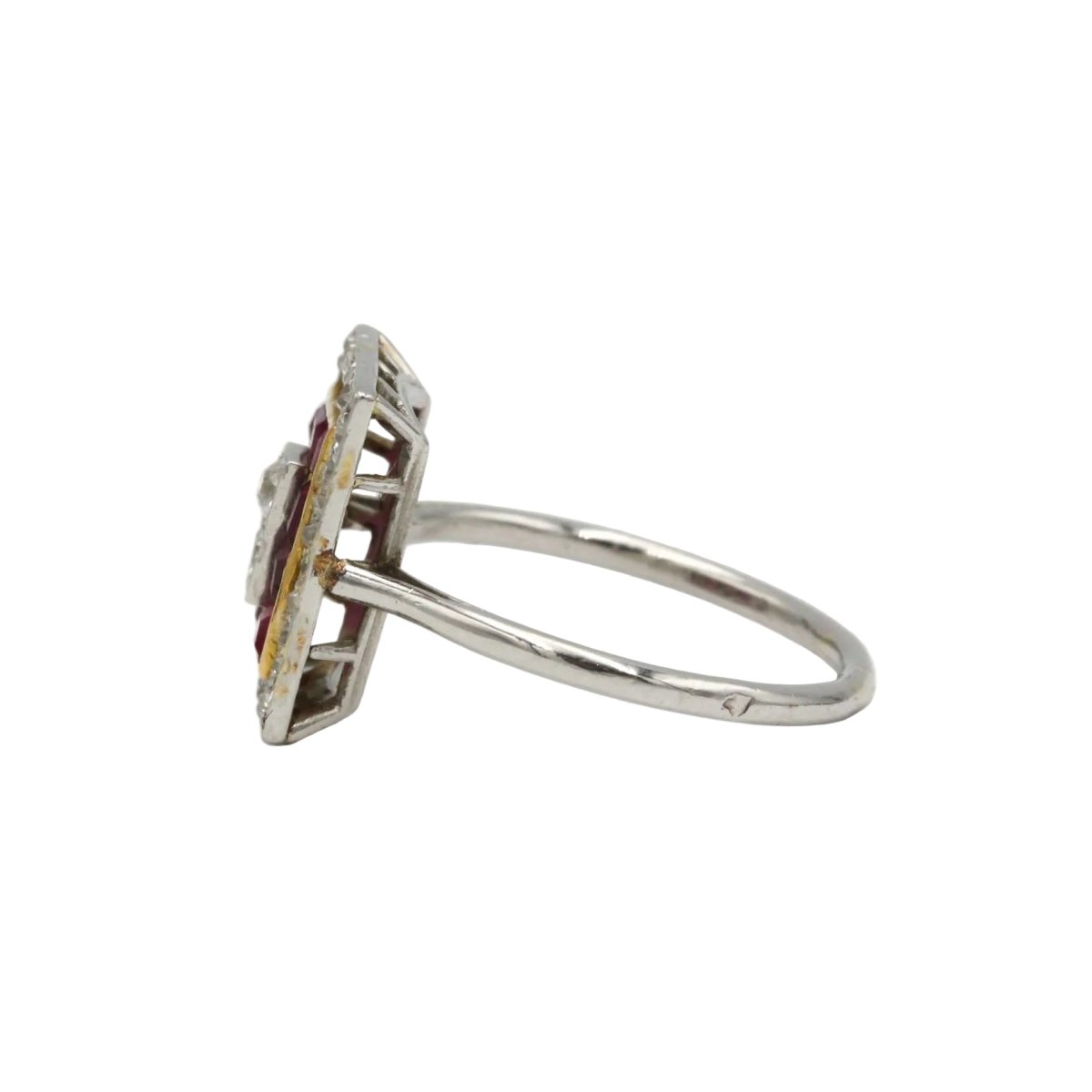 Bague Cocktail en platine, rubis et diamants - Castafiore