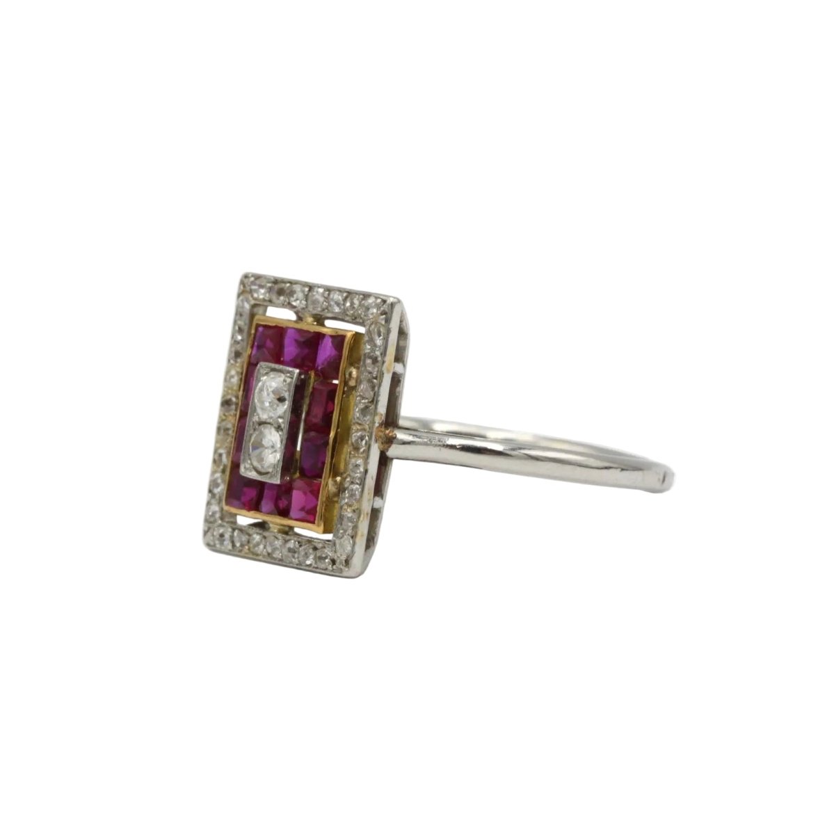 Bague Cocktail en platine, rubis et diamants - Castafiore