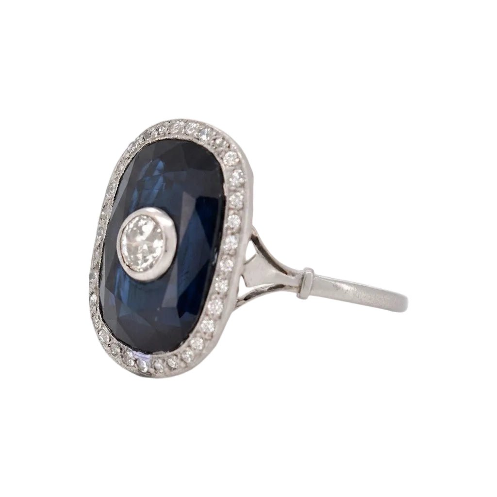 Bague Cocktail en platine, saphir et diamants - Castafiore