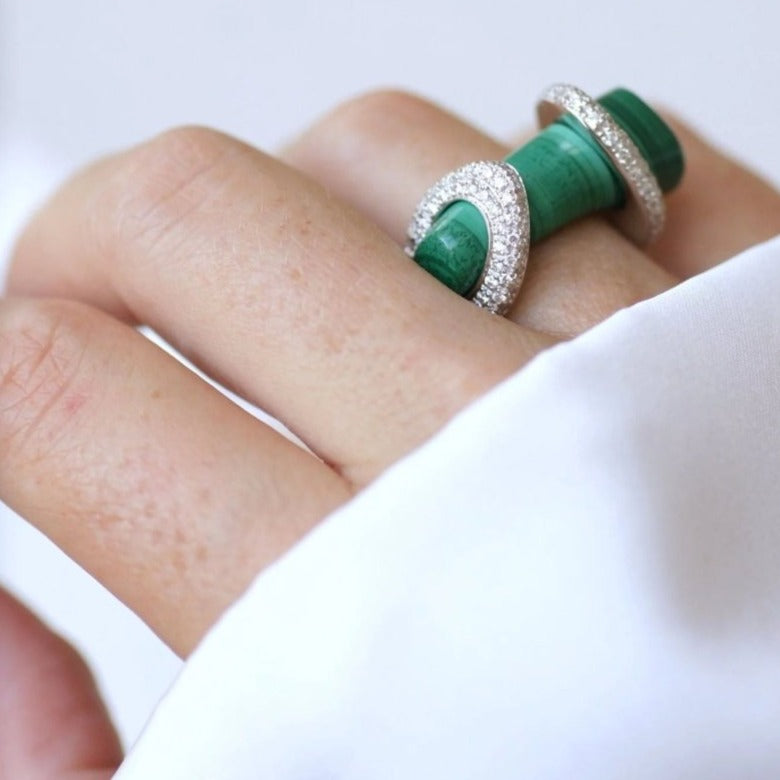 Bague Cocktail Gucci, malachite et diamants sur or blanc - Castafiore