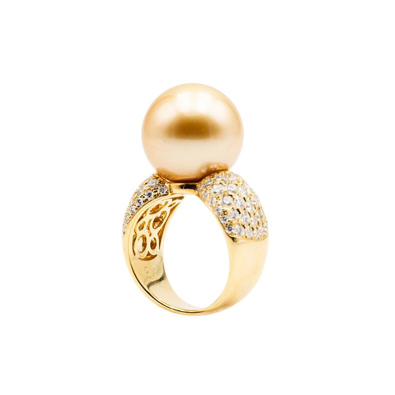 Bague Cocktail TASAKI en or jaune, perle et diamants - Castafiore