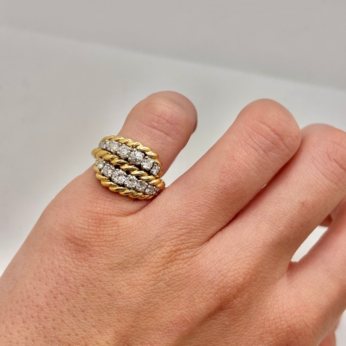 Bague Cocktail VAN CLEEF & ARELS en or jaune et diamants - Castafiore