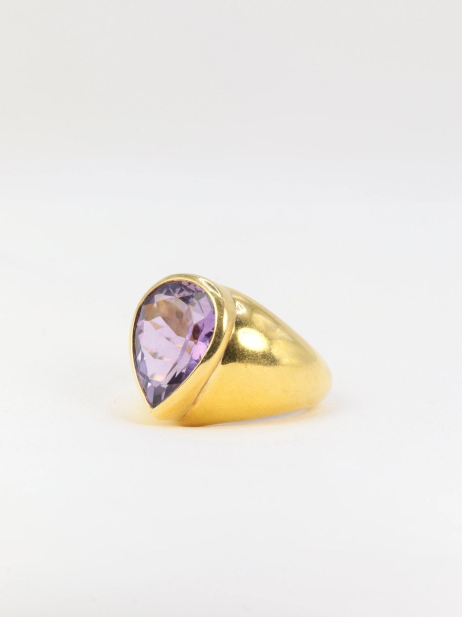 Bague cocktail vintage en or jaune et améthyste poire - Castafiore