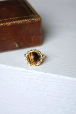 Bague cocktail vintage or jaune et quartz oeil de tigre - Castafiore