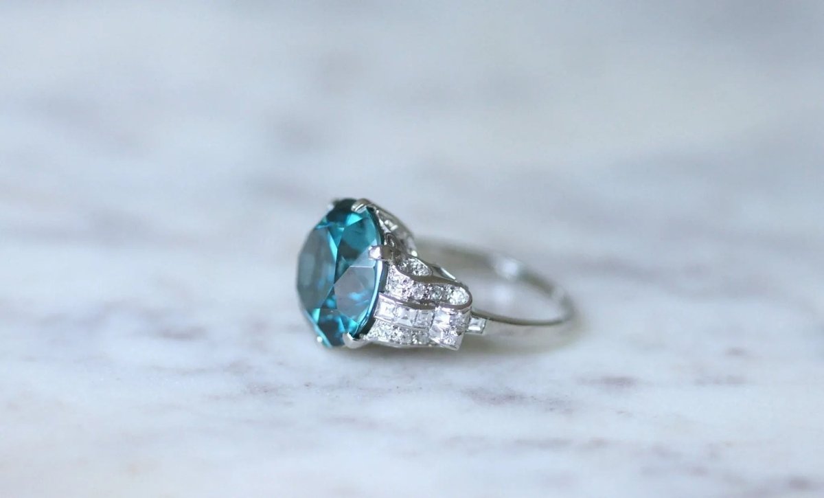 Bague Cocktail Zircon bleu et diamants sur platine - Castafiore
