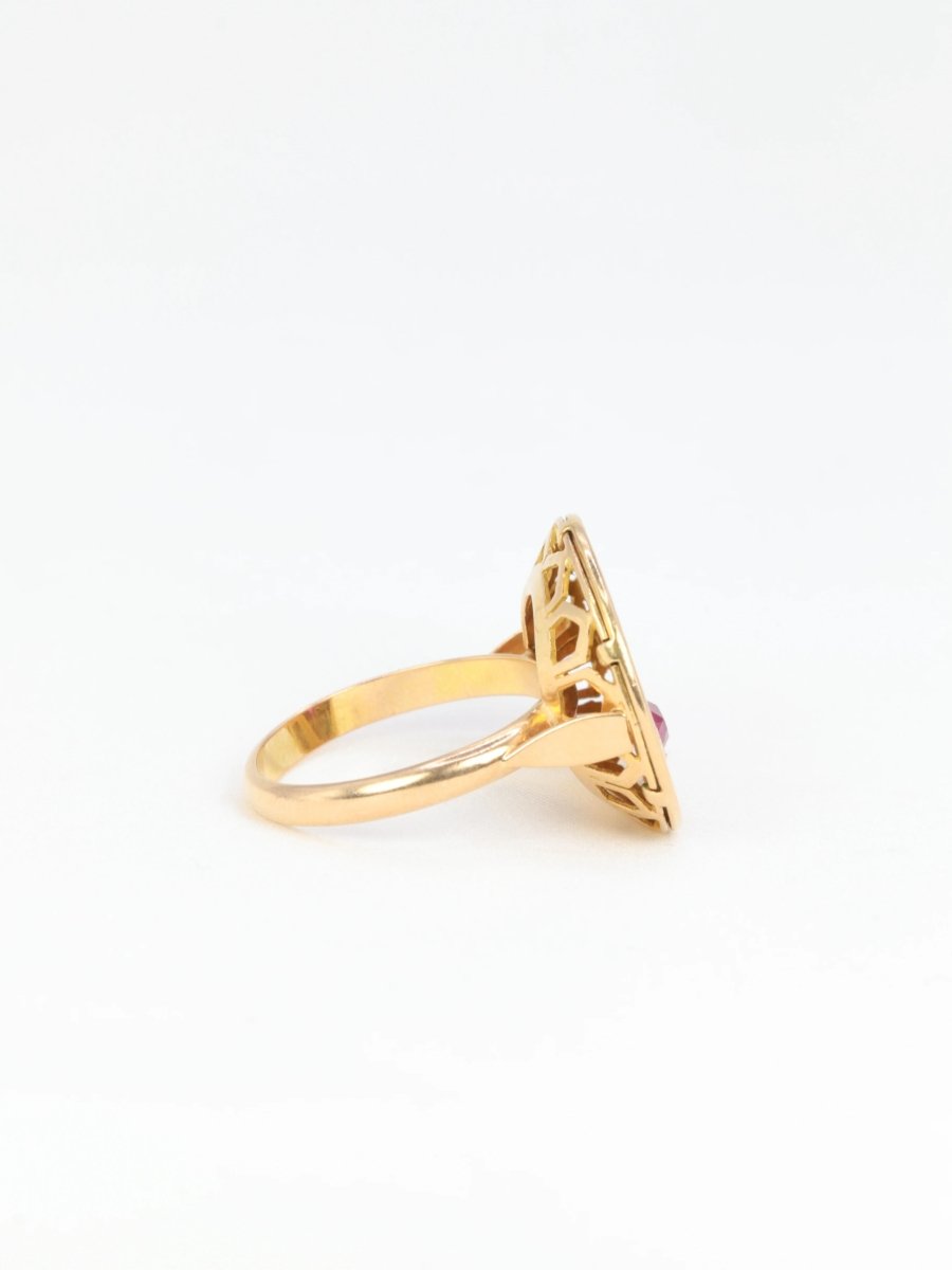 Bague d’amour vintage IL BAT POUR TOI en or et rubis - Castafiore